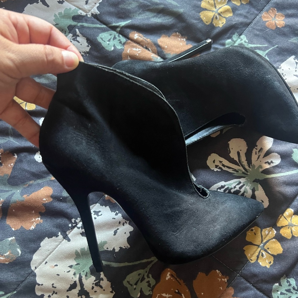 Steve Madden Black Stiletto Heels